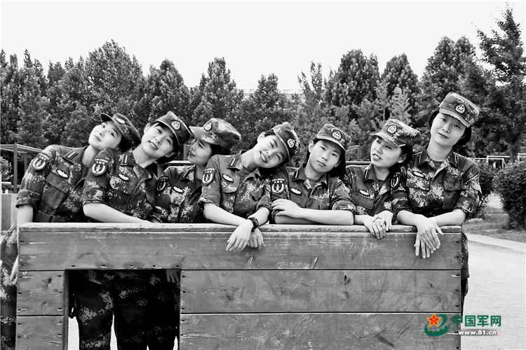 ŮѧԱ��ѵ�����Ժ�Ӱ�ķ�ʽ��ף��ҵ����������