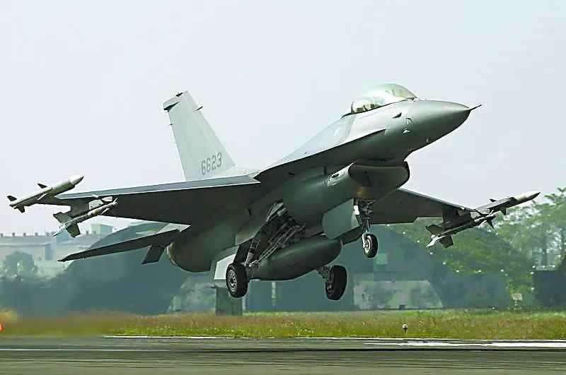 F-16Vս��������ͼ��